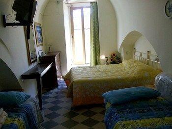 Casa Vacanze Via San Pardo Bed & Breakfast 2*